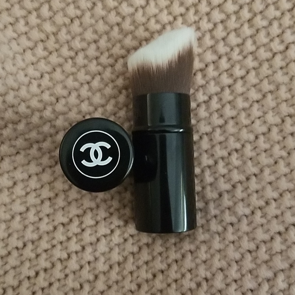 Chanel Retractable Foundation Brush